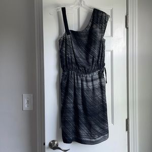 Gap lined one-sleeve dress with pockets